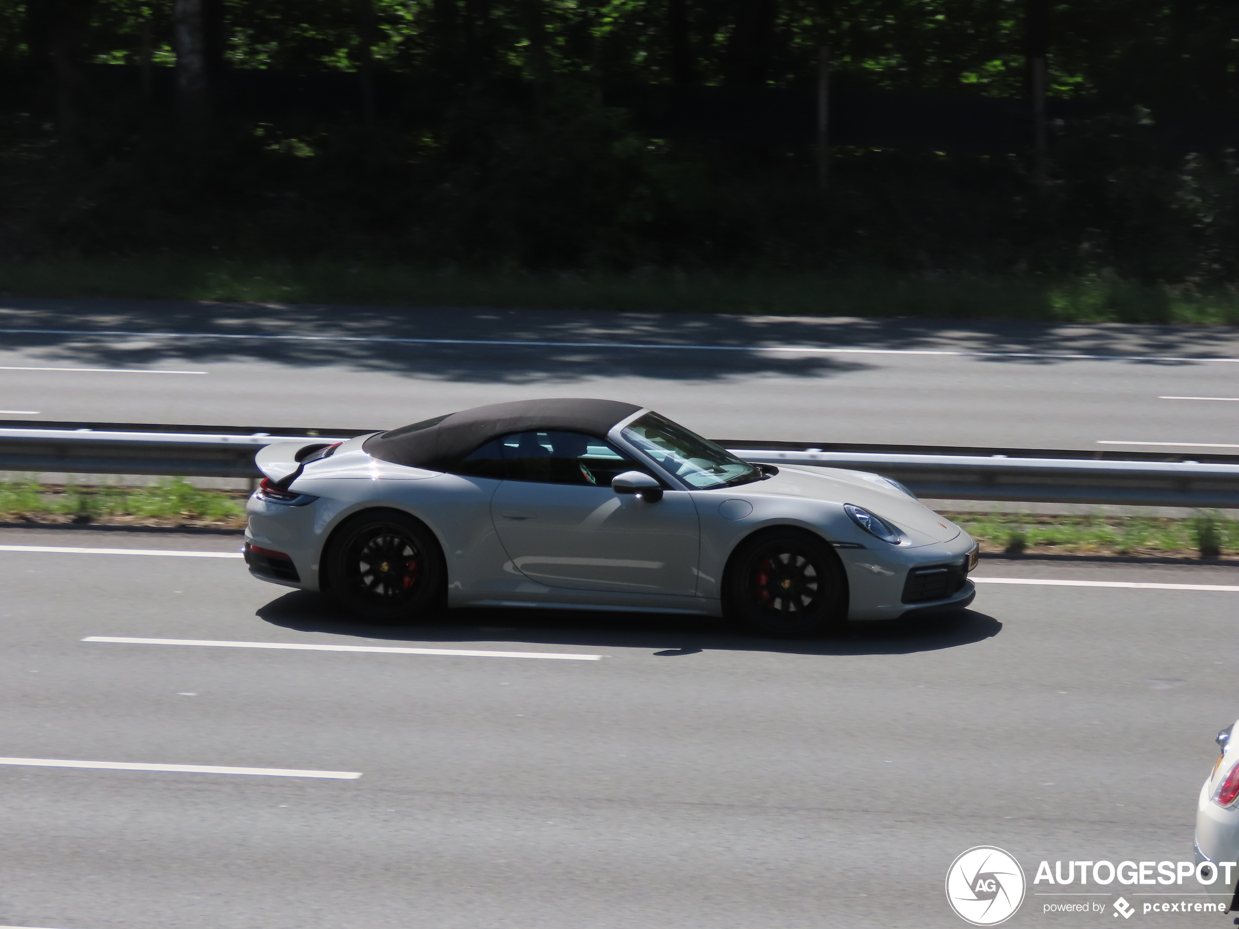 Porsche 992 Carrera 4S Cabriolet