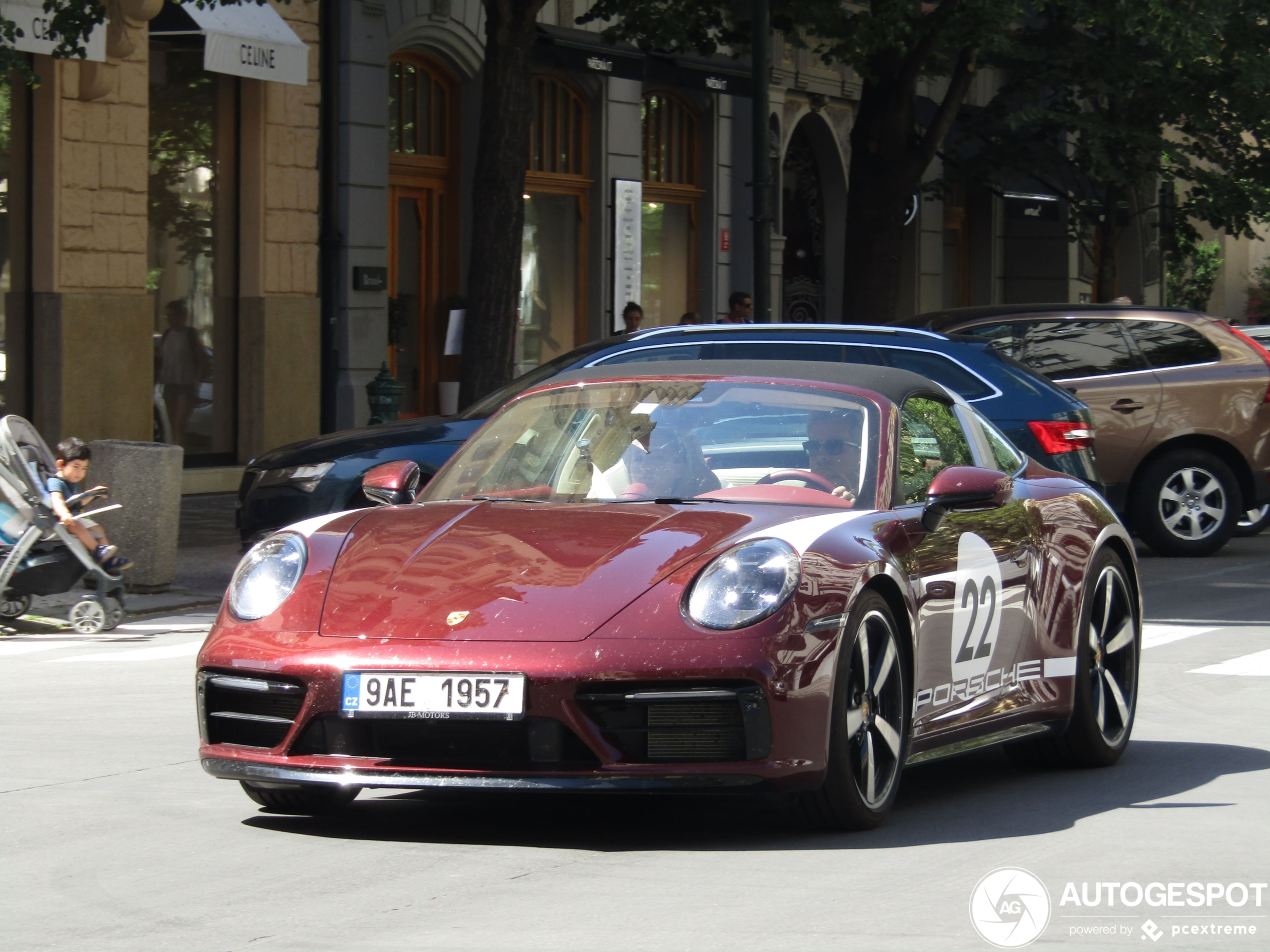 Porsche 992 Targa 4S Heritage Design Edition