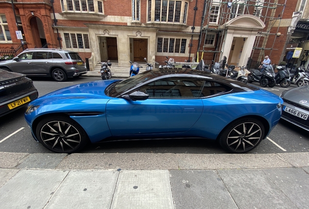 Aston Martin DB11