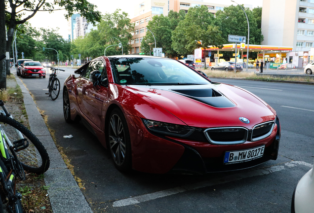 BMW i8 Protonic Red Edition