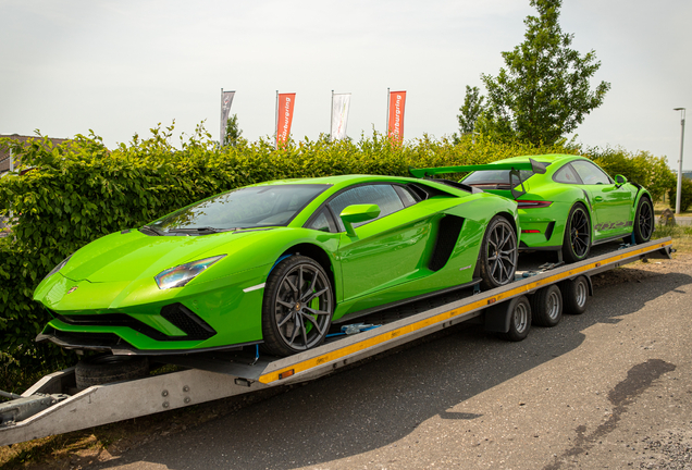 Lamborghini Aventador S LP740-4