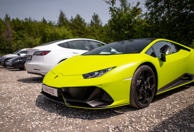 Lamborghini Huracán LP640-4 EVO