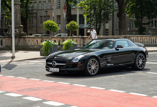 Mercedes-Benz SLS AMG