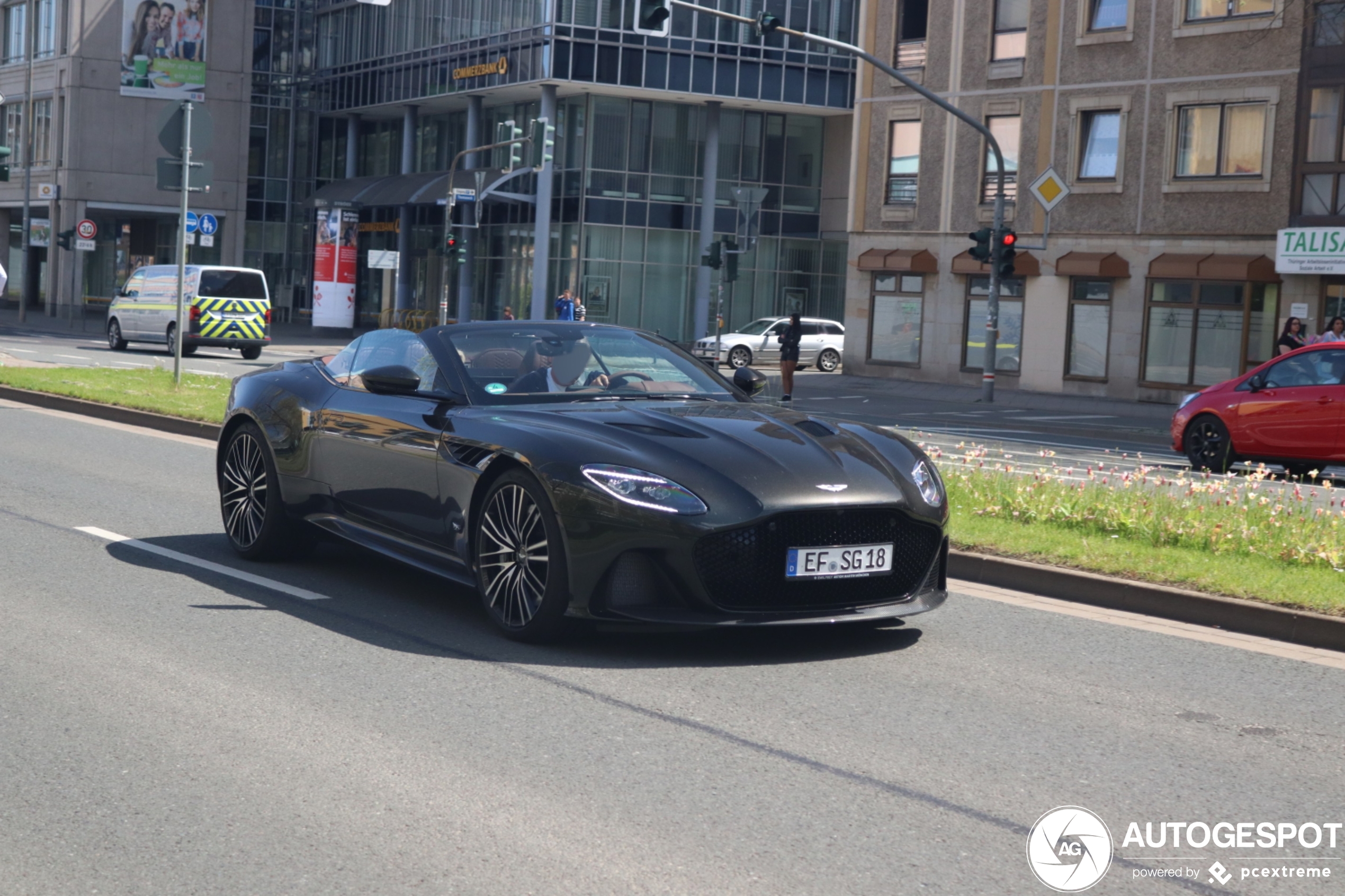 Aston Martin DBS Superleggera Volante