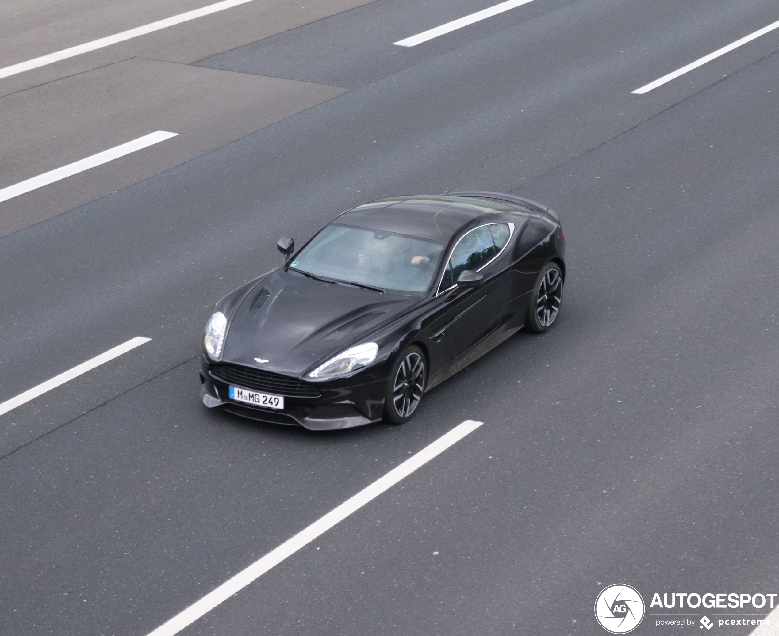 Aston Martin Vanquish 2013