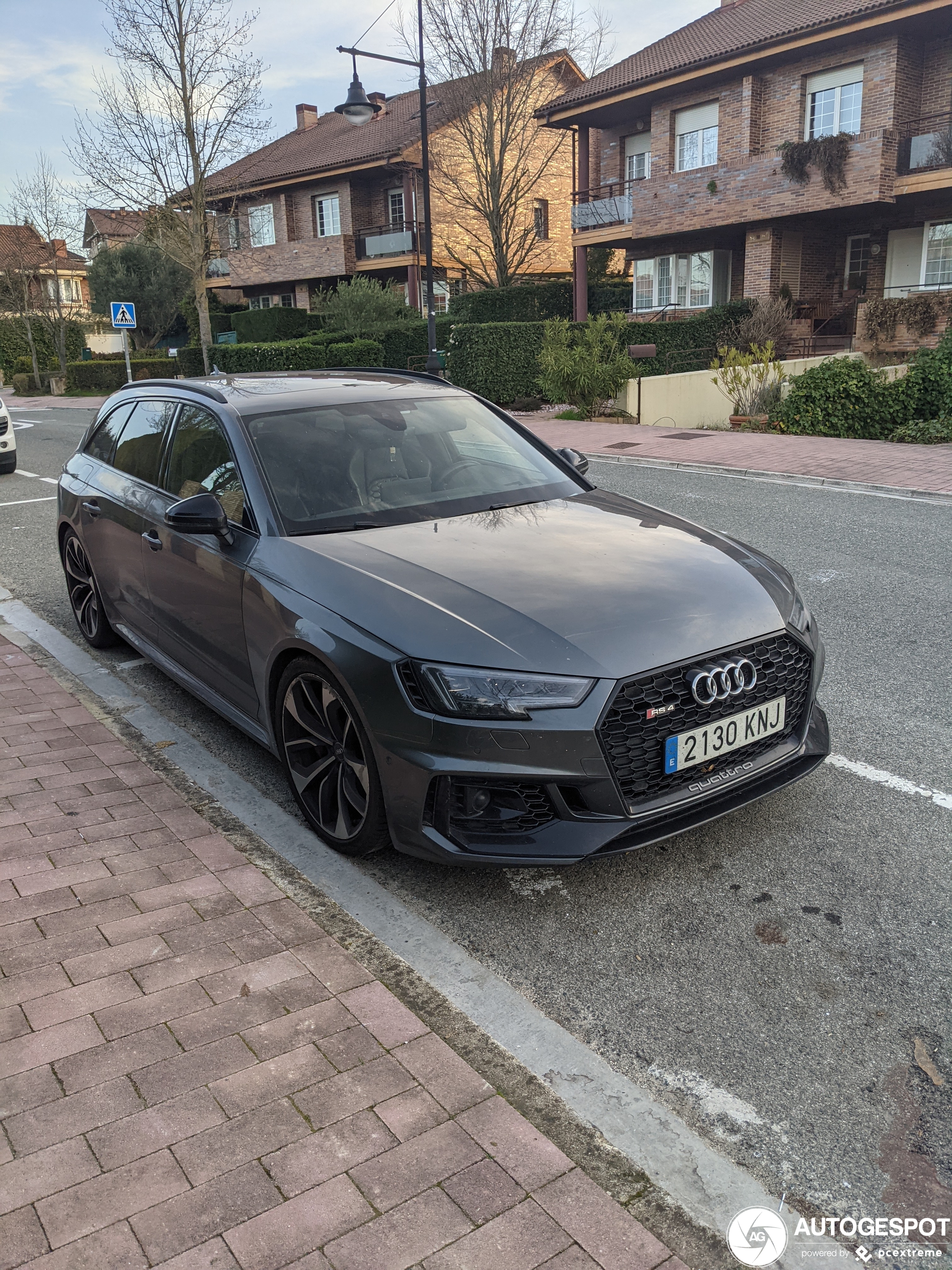 Audi RS4 Avant B9