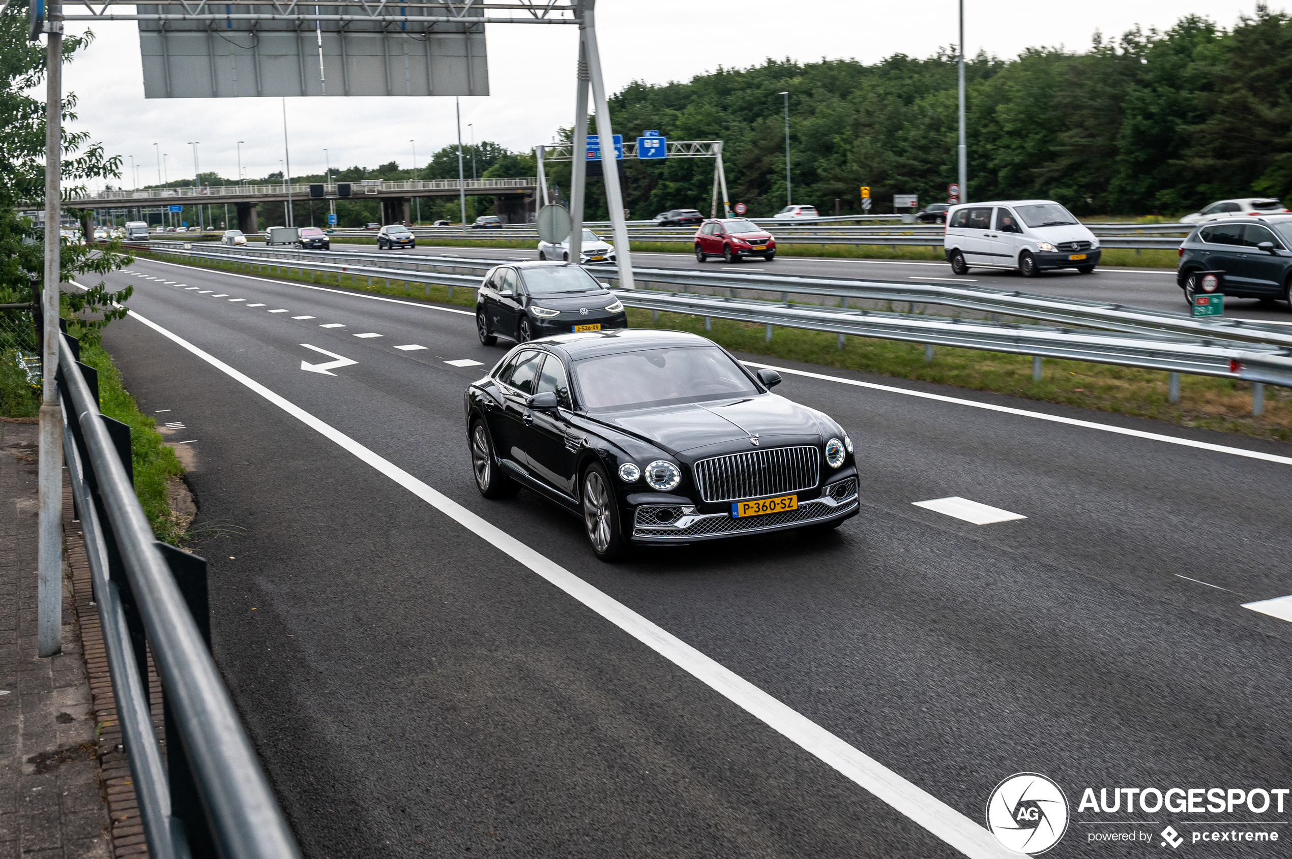 Bentley Flying Spur V8 2021