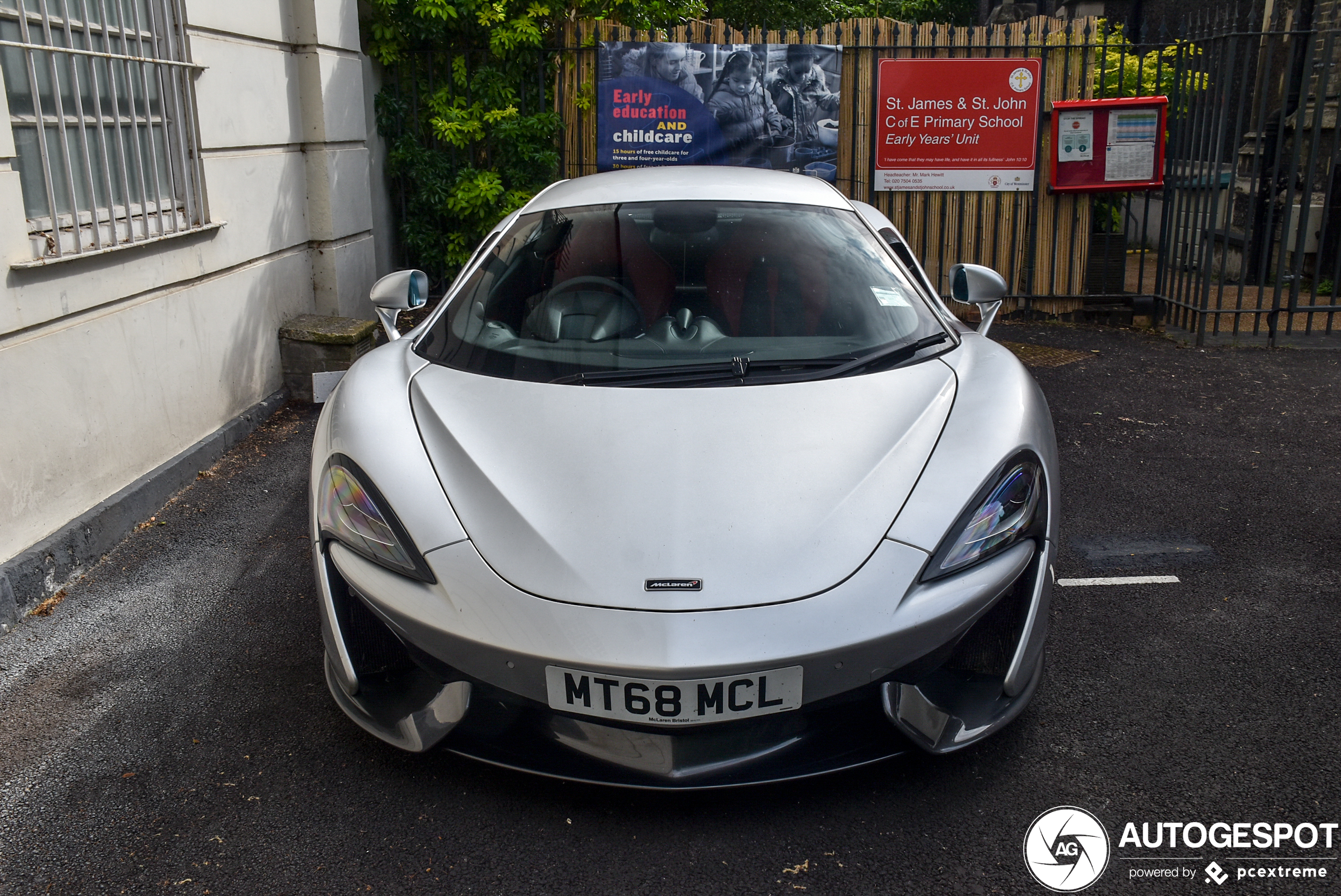 McLaren 570S