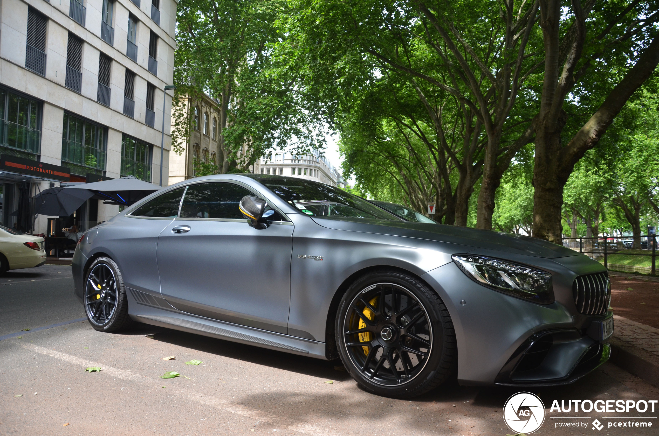 Mercedes-AMG S 63 Coupé C217 2018 Yellow Night Edition