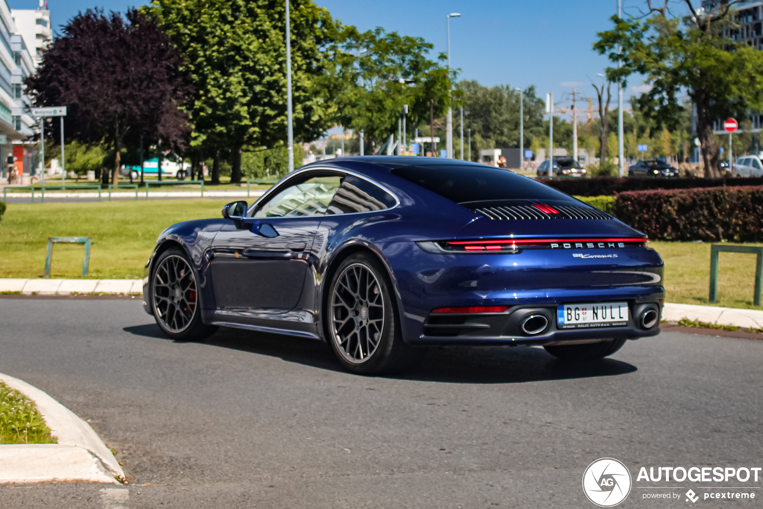 Porsche 992 Carrera 4S