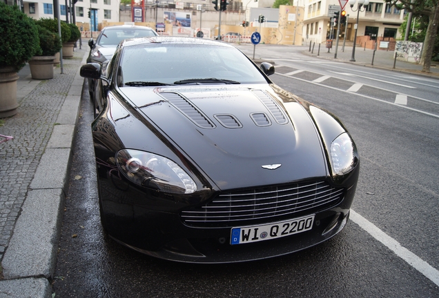 Aston Martin V12 Vantage