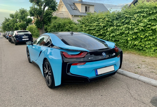 BMW i8