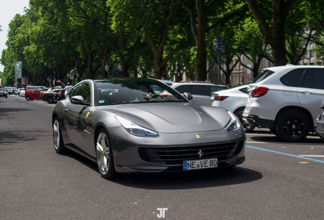 Ferrari GTC4Lusso