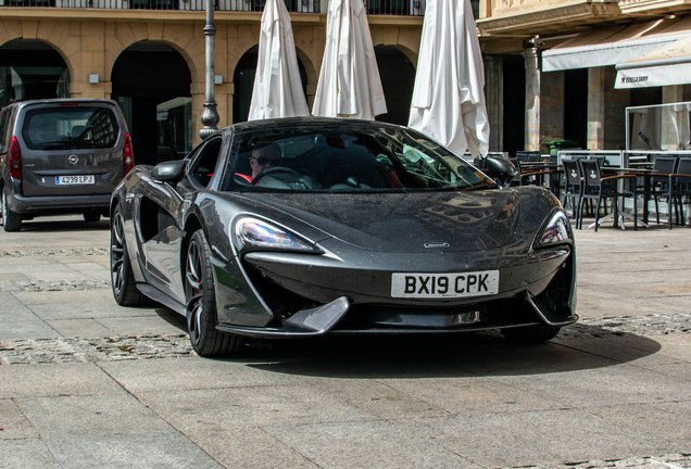 McLaren 570GT