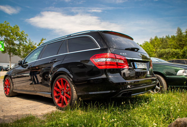 Mercedes-Benz E 63 AMG S212 V8 Biturbo