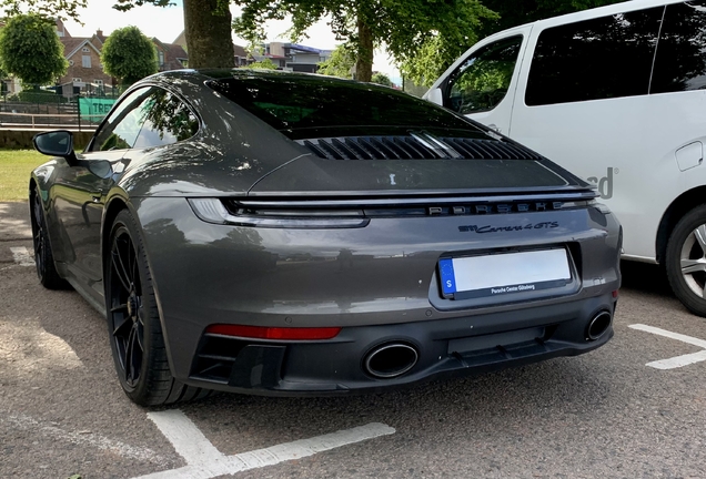 Porsche 992 Carrera 4 GTS