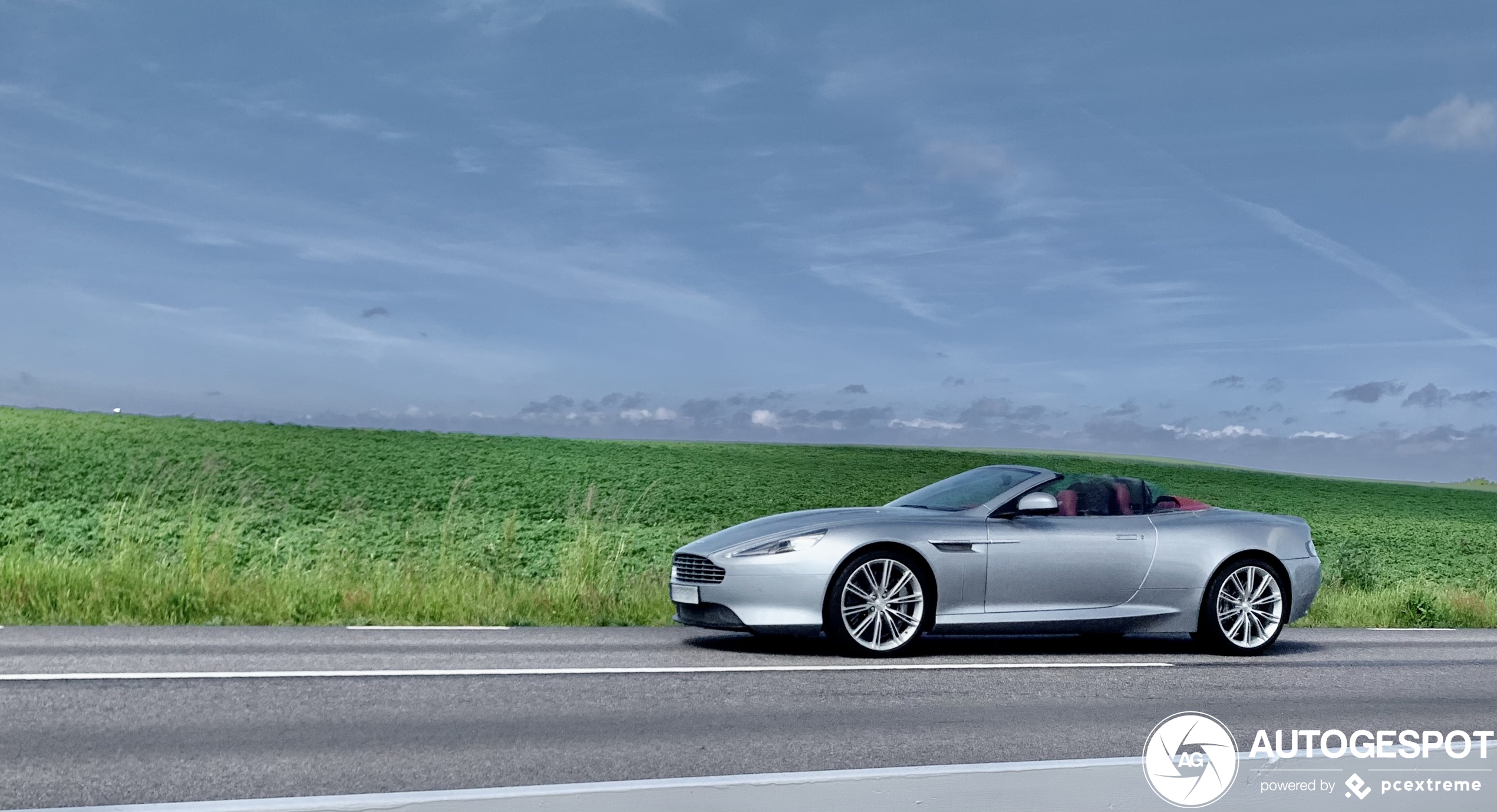 Aston Martin DB9 Volante 2013