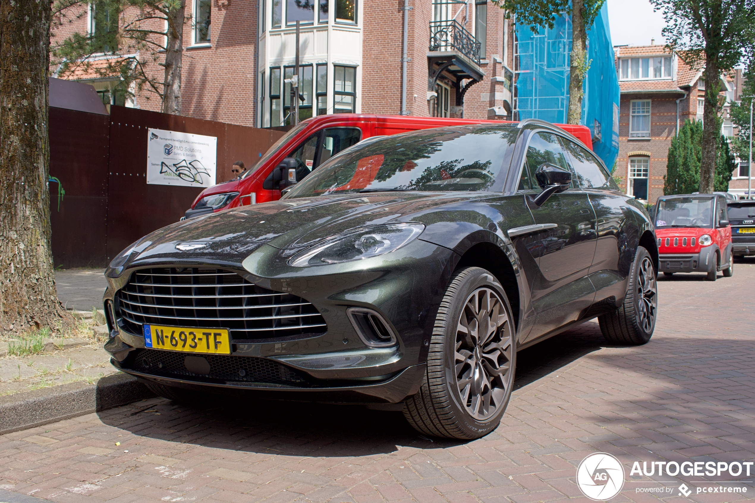 Aston Martin DBX