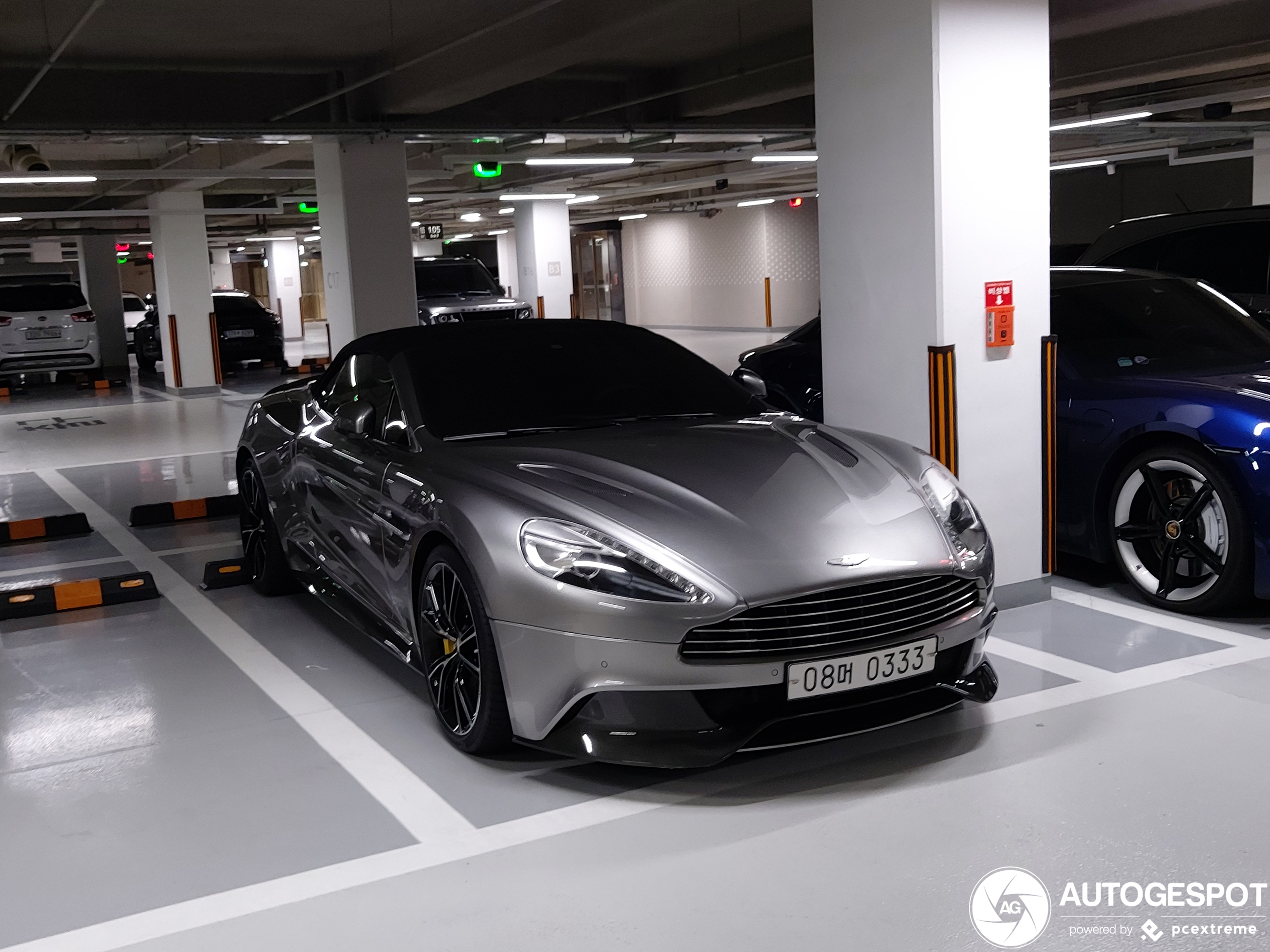 Aston Martin Vanquish Volante