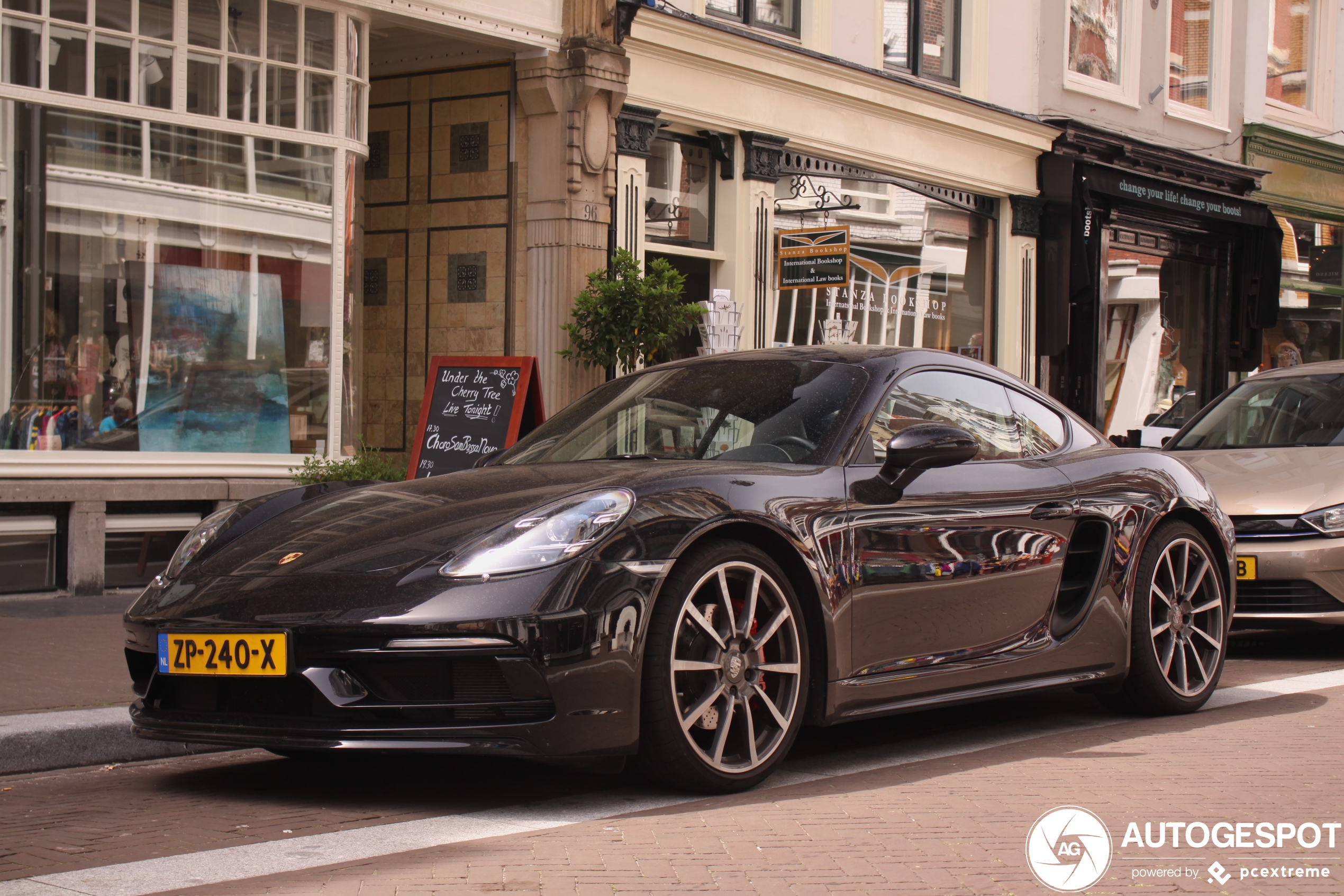 Porsche 718 Cayman S