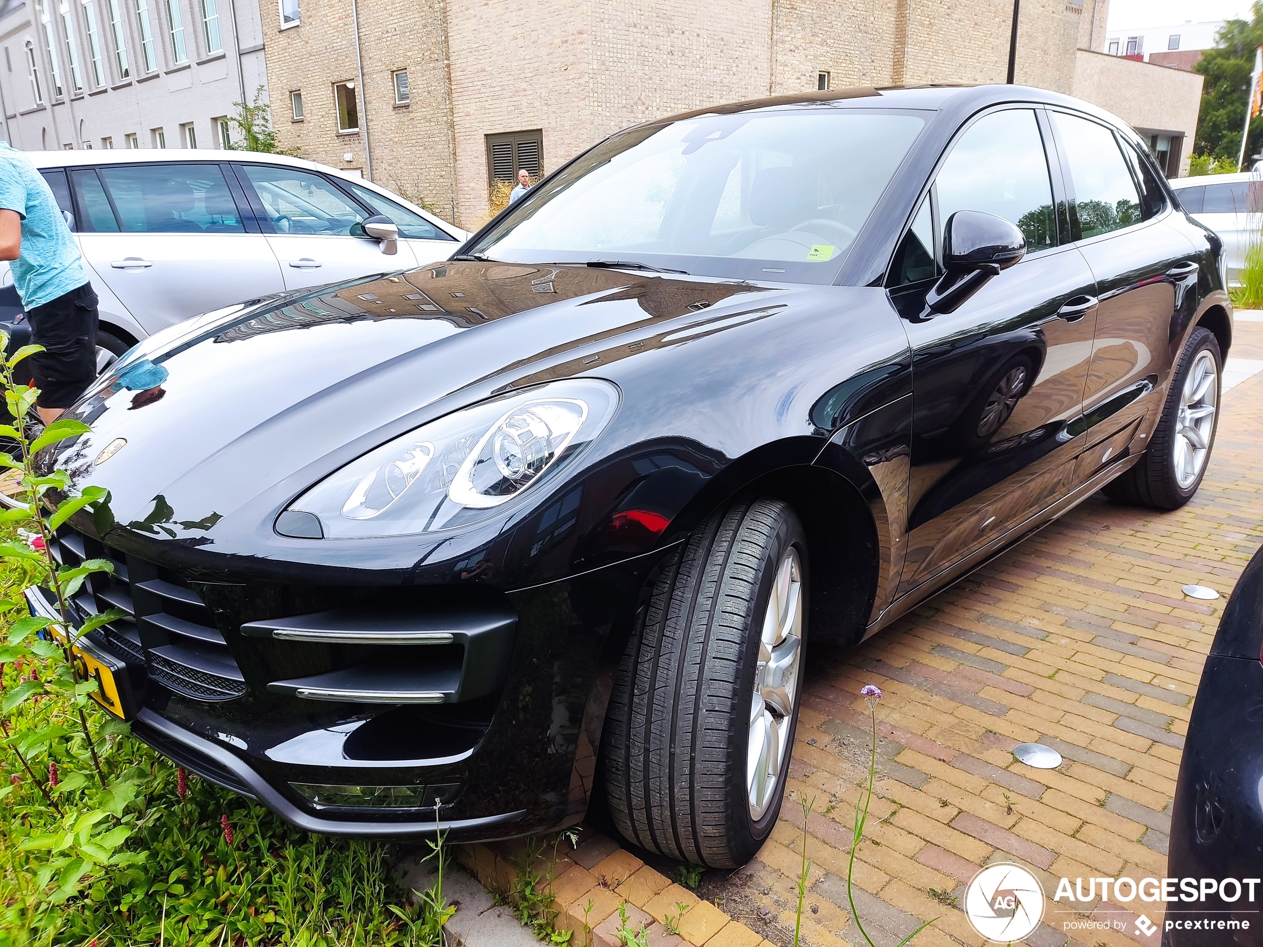 Porsche 95B Macan Turbo