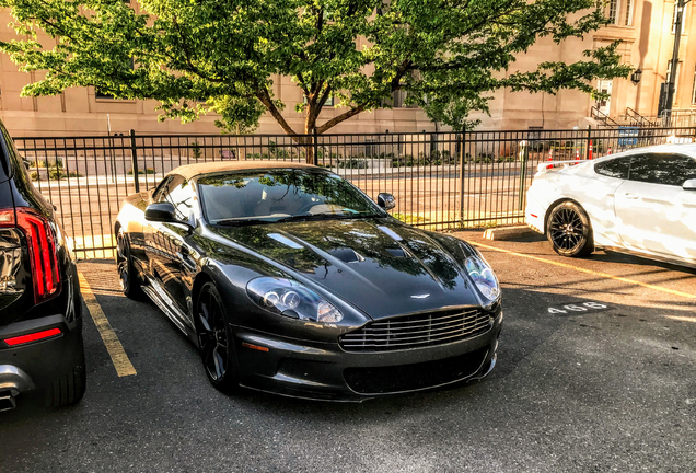 Aston Martin DBS Volante