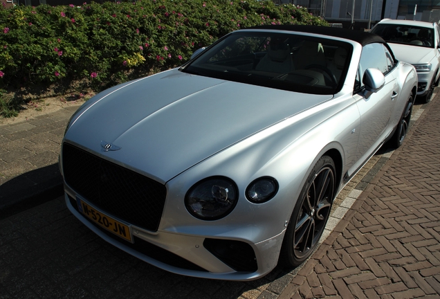 Bentley Continental GTC V8 2020