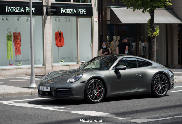 Porsche 992 Carrera 4S