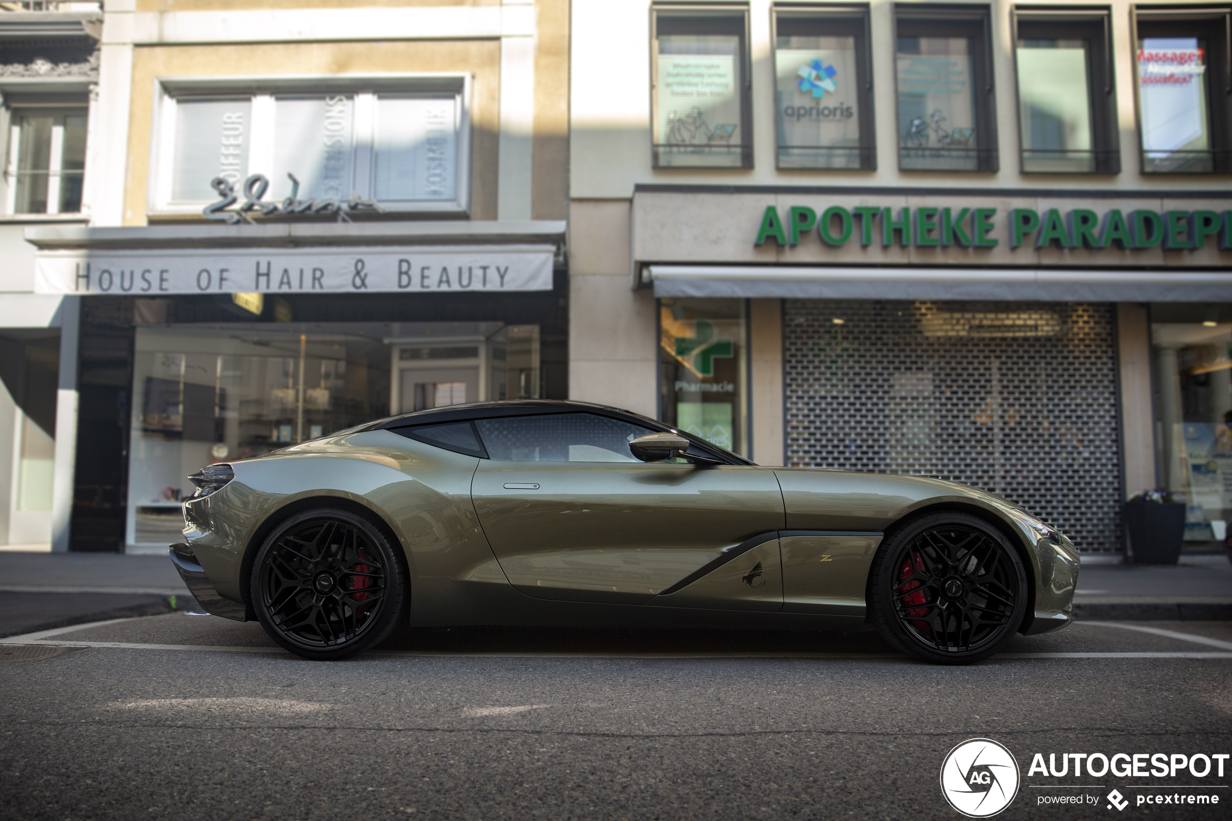 Aston Martin DBS GT Zagato valt echt op op straat