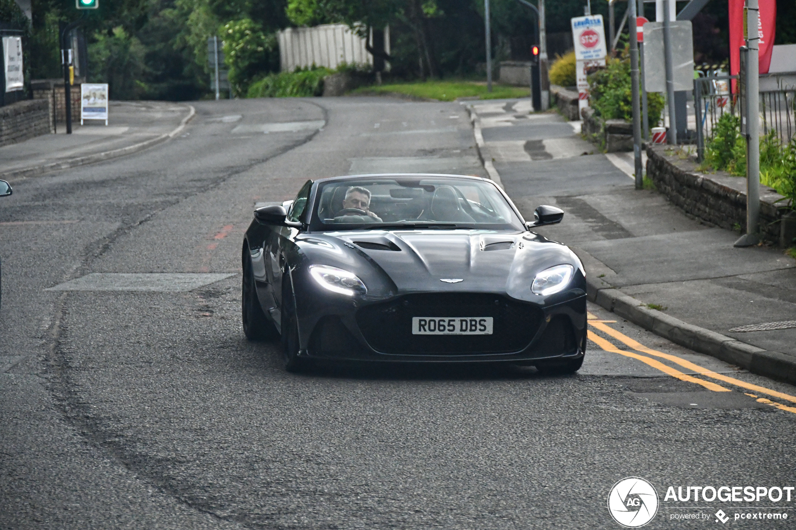 Aston Martin DBS Superleggera Volante