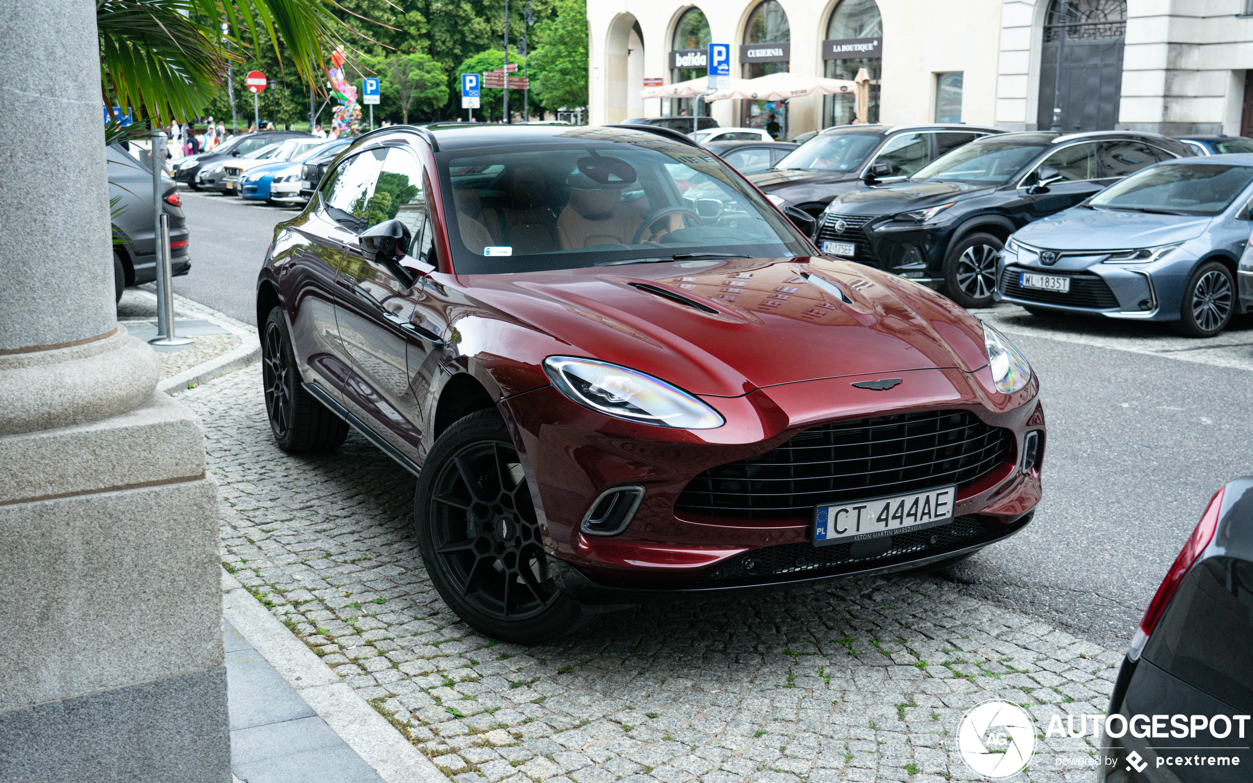 Aston Martin DBX