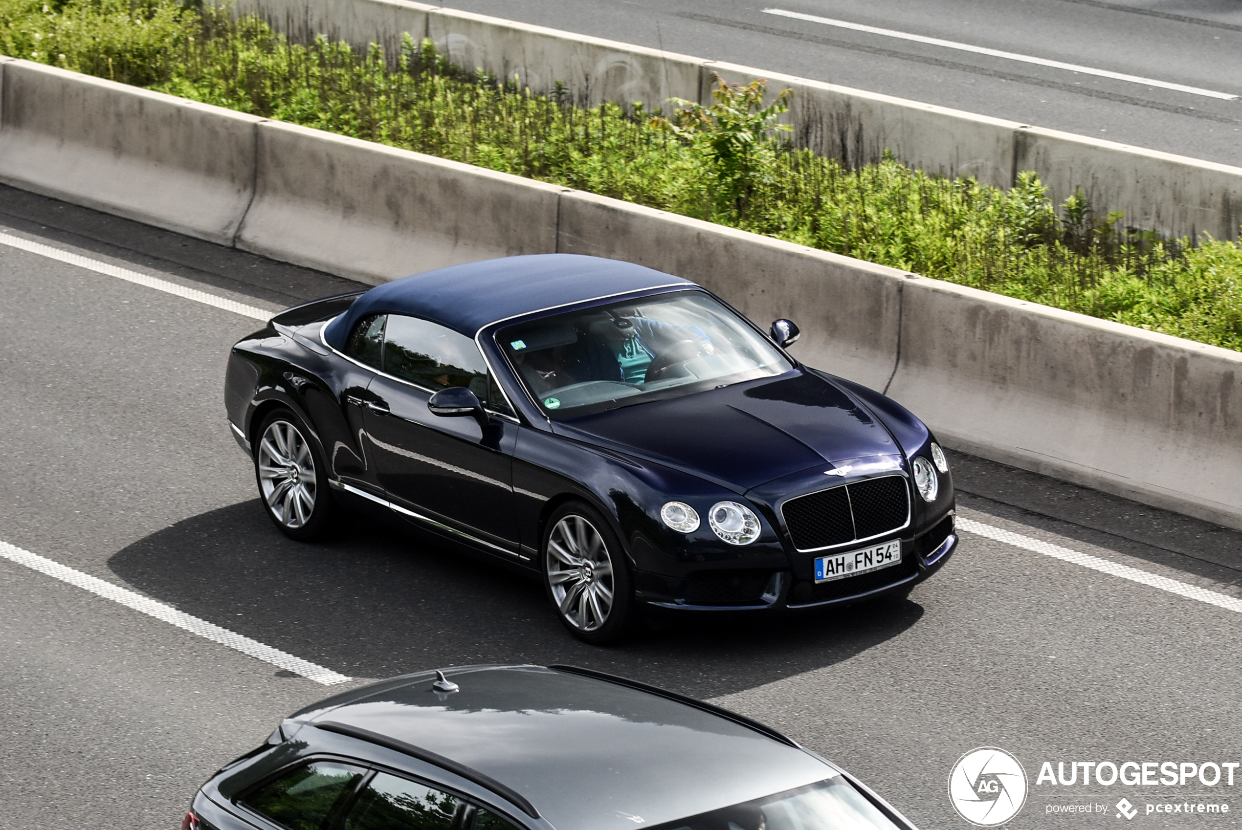 Bentley Continental GTC V8