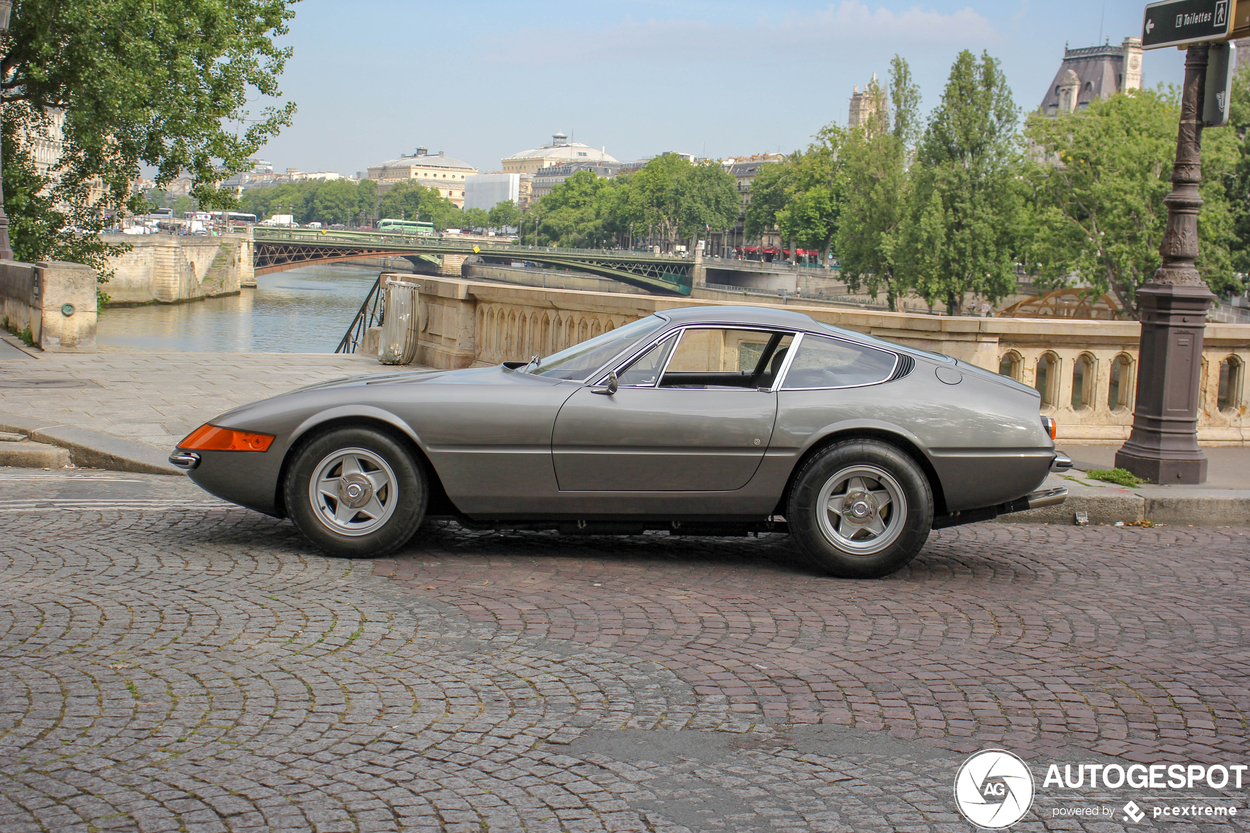 Ferrari 365 GTB/4 Daytona