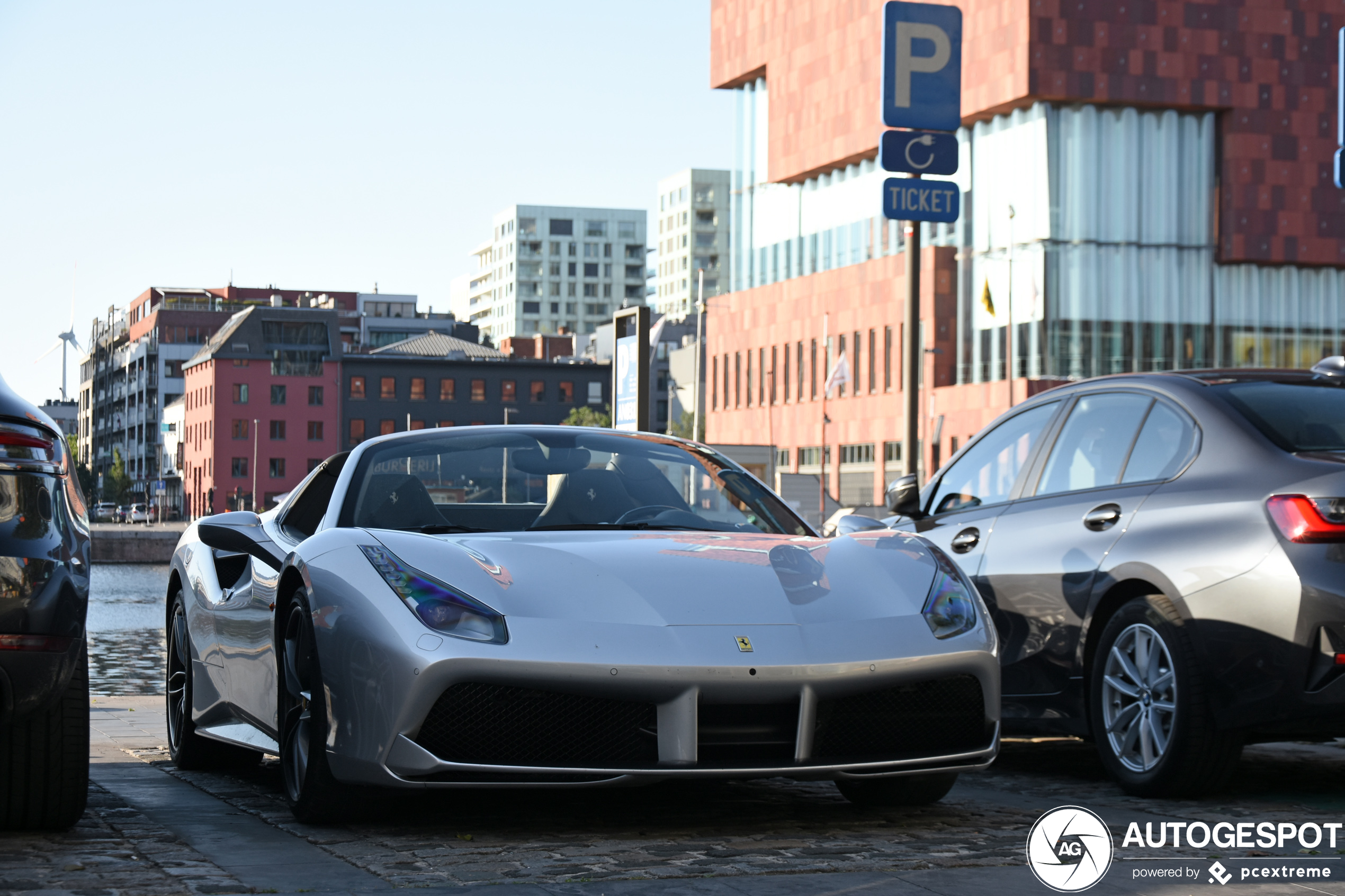 Ferrari 488 Spider