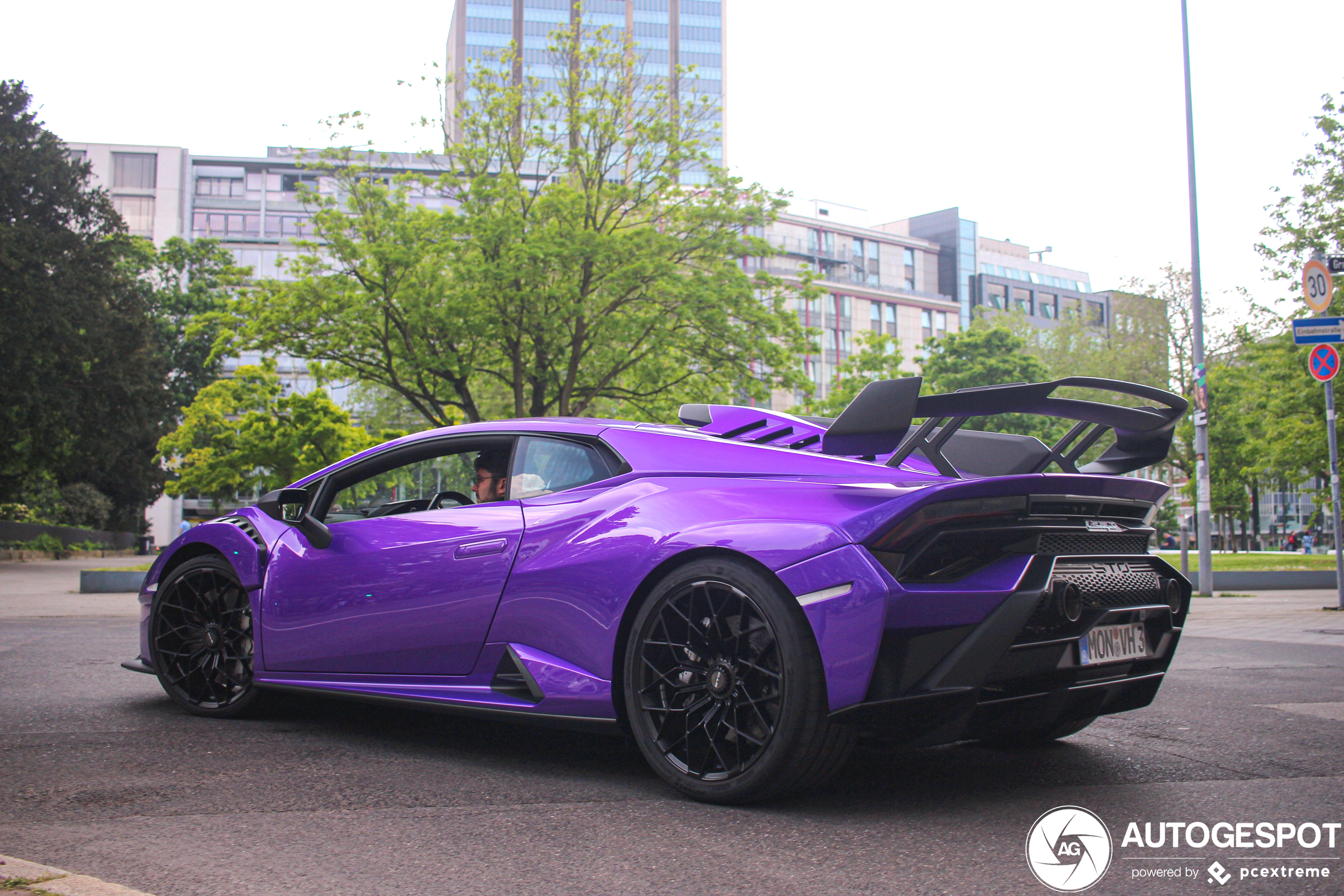 Lamborghini Huracán LP640-2 STO