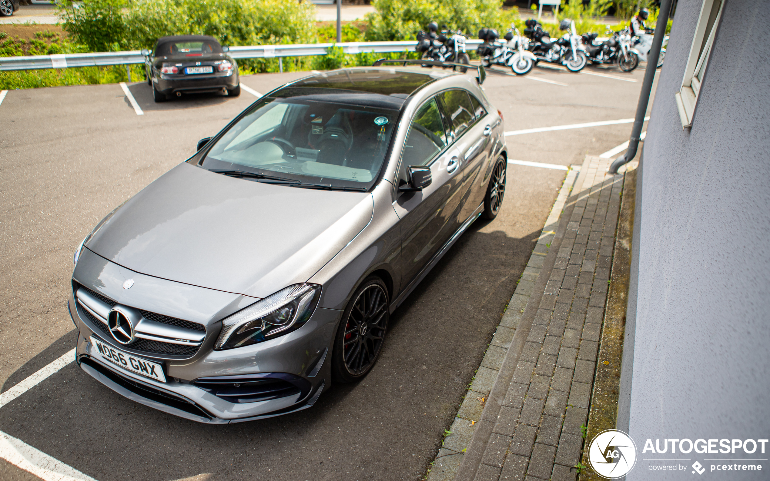 Mercedes-AMG A 45 W176 2015