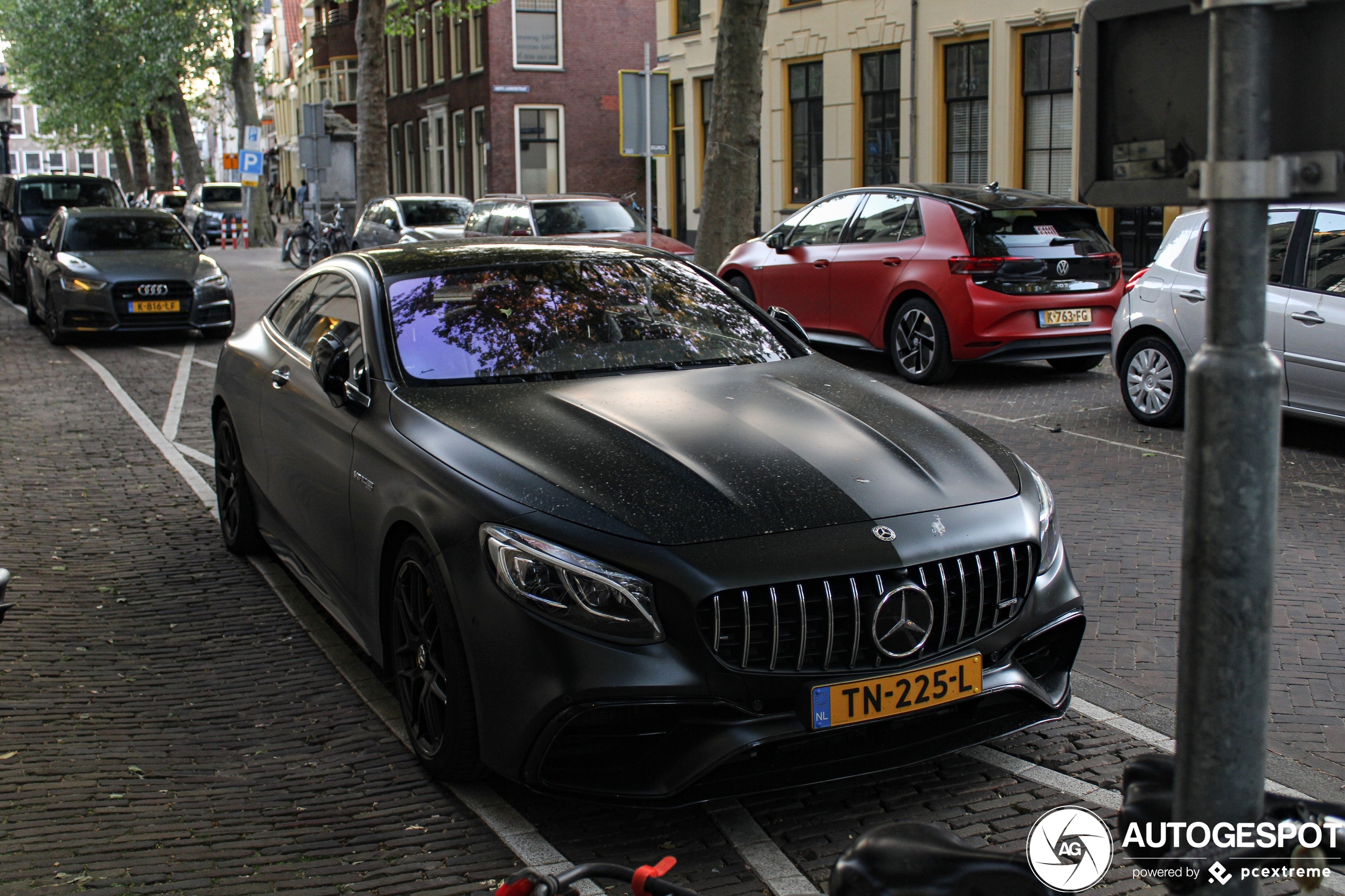 Mercedes-AMG S 63 Coupé C217 2018 Yellow Night Edition