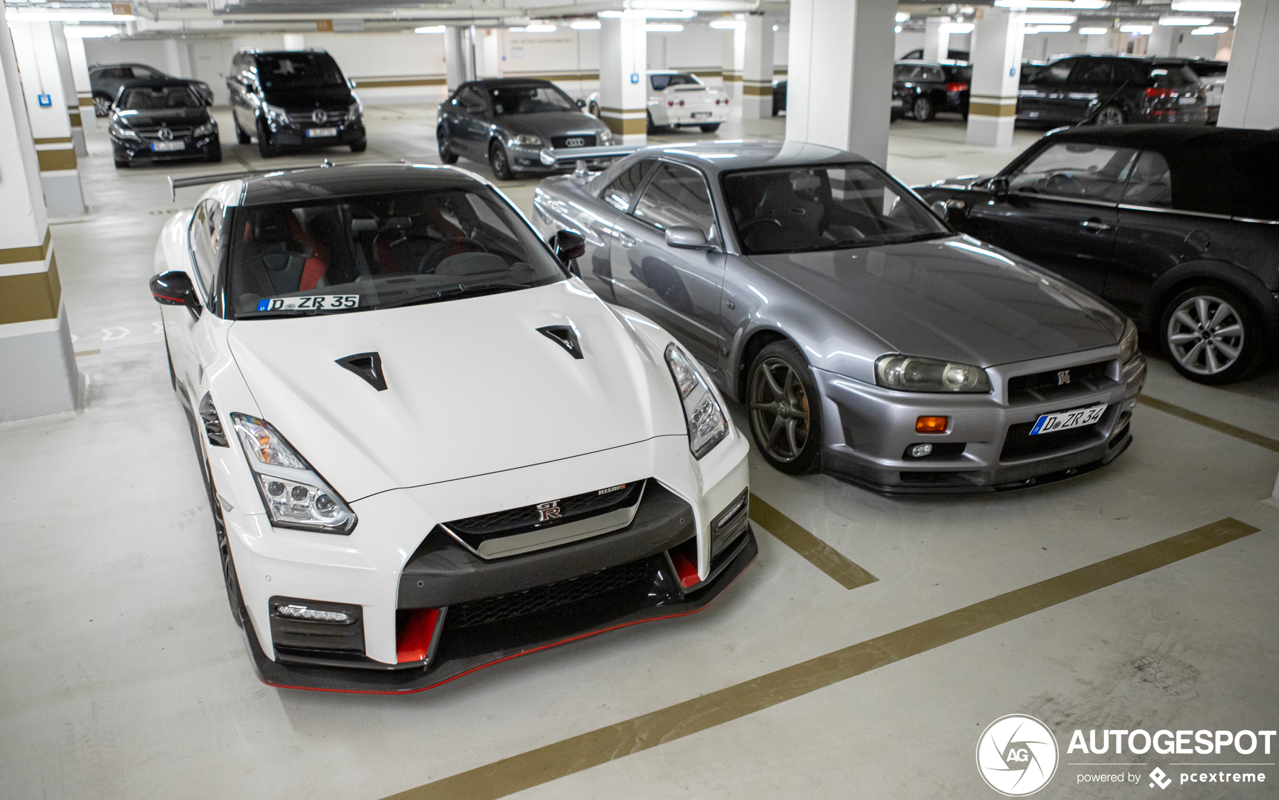 Nissan Skyline R34 GT-R V-Spec - 22 June 2022 - Autogespot