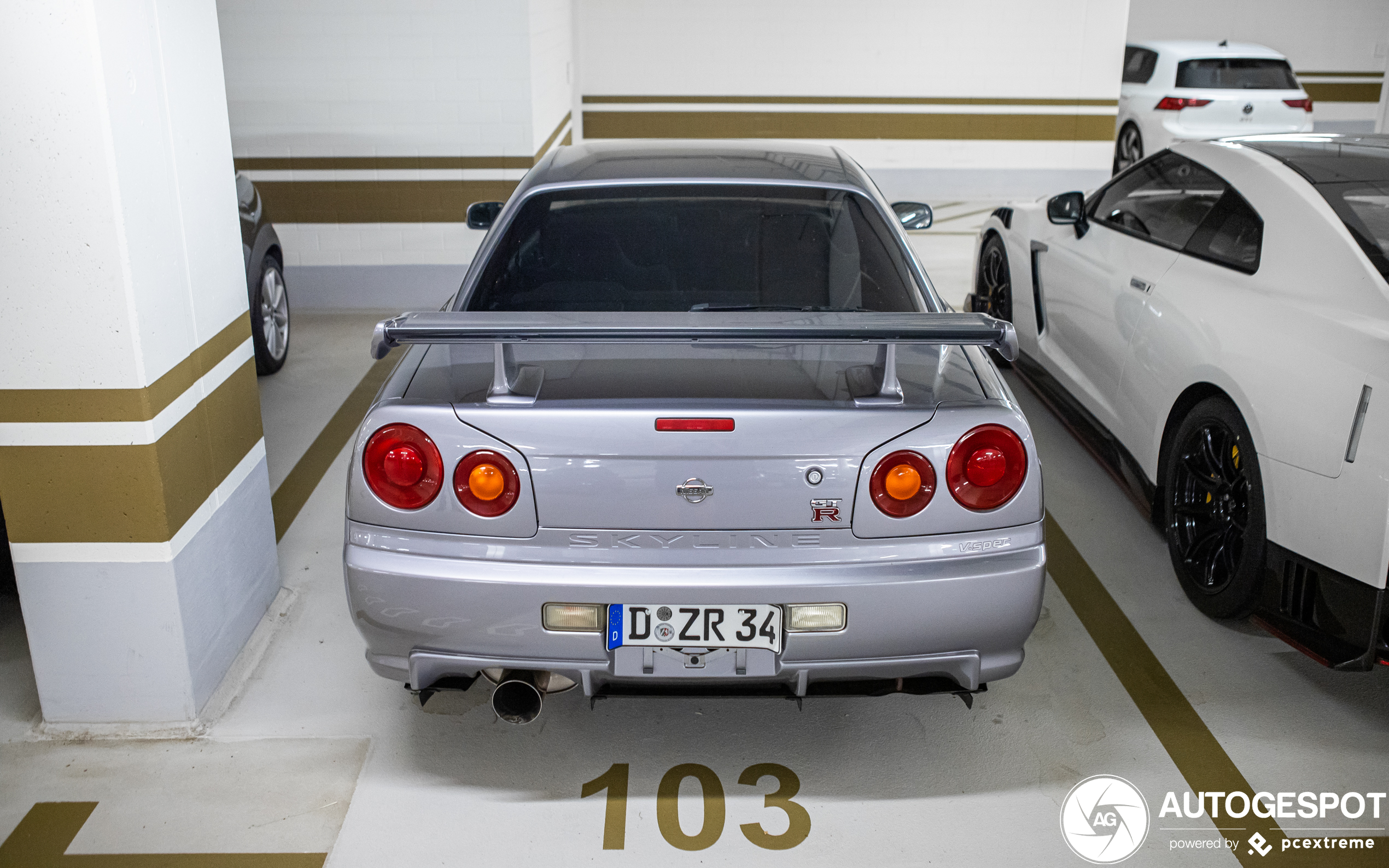 Nissan Skyline R34 GT-R V-Spec - 22 June 2022 - Autogespot