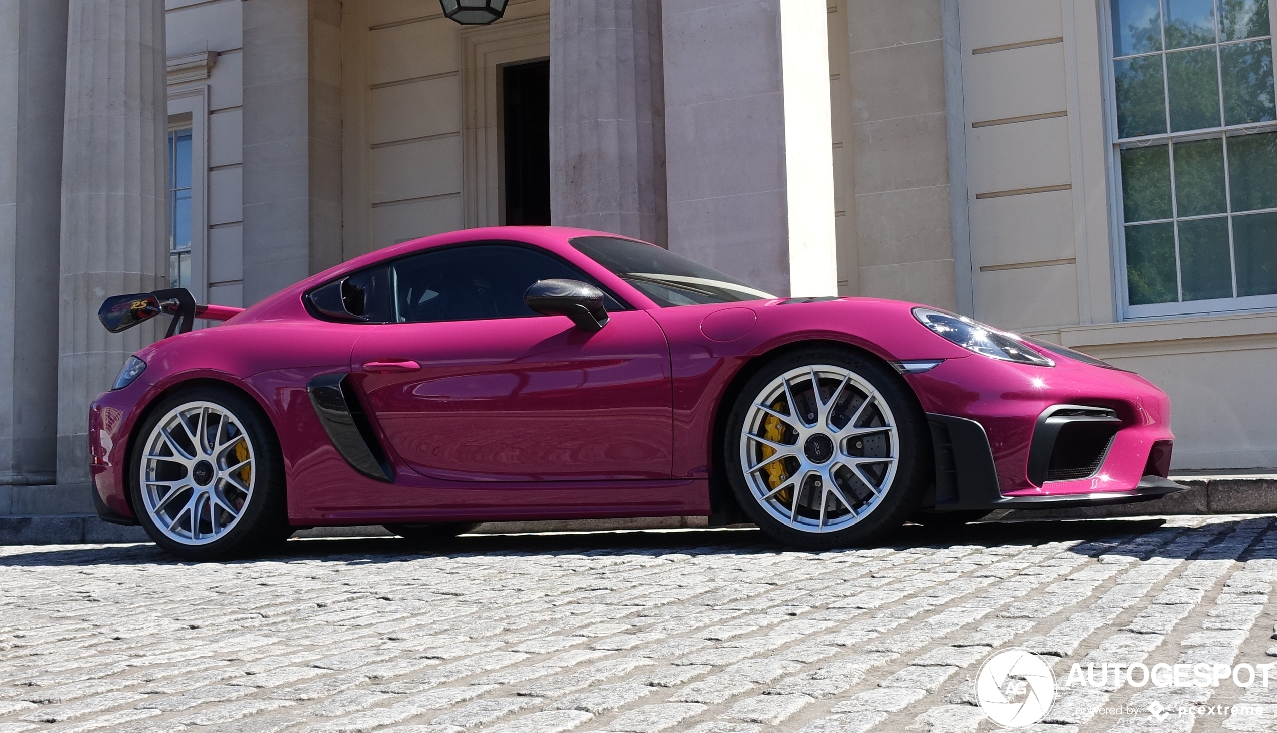 Porsche 718 Cayman GT4 RS Weissach Package