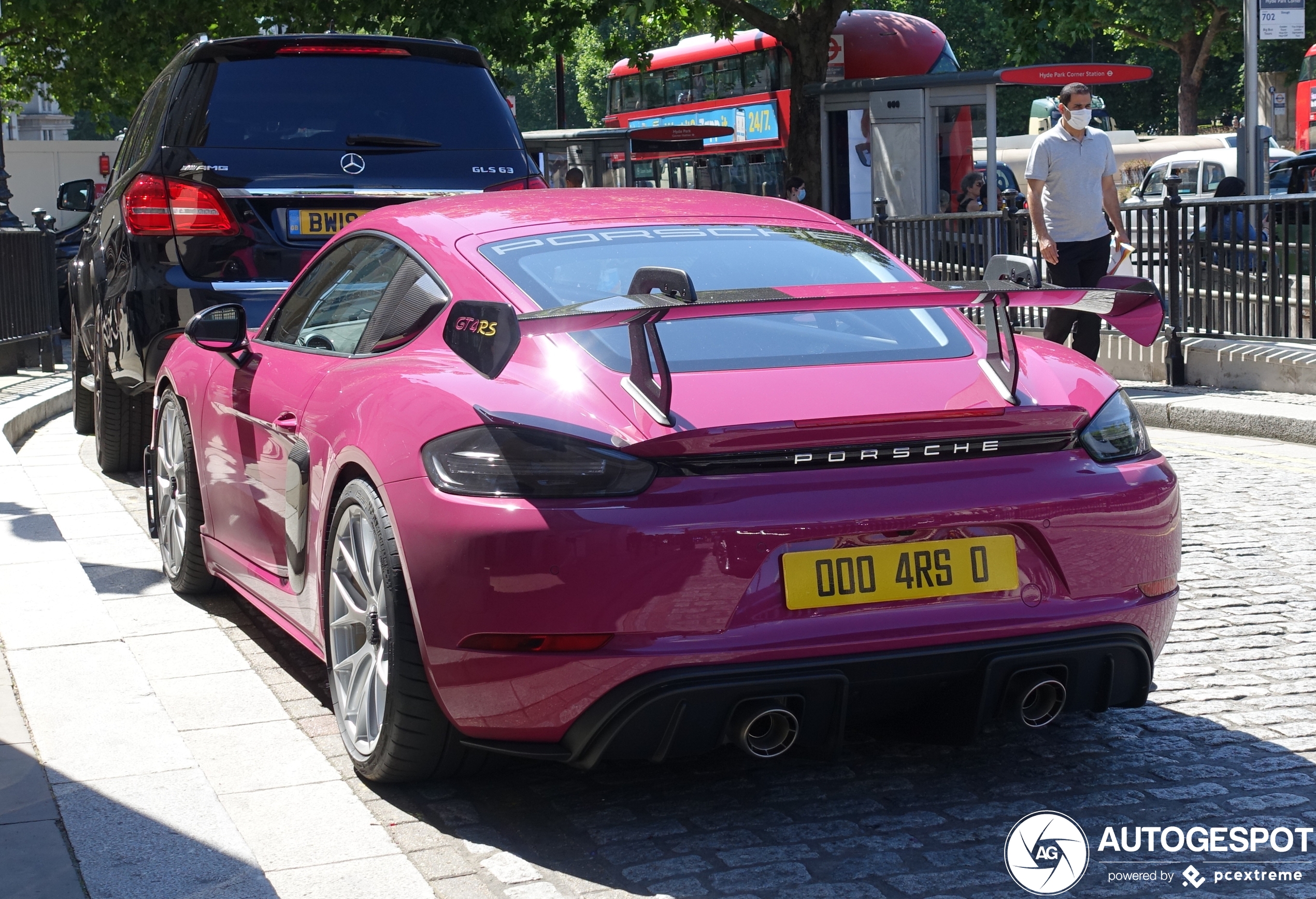 Dit kleurtje past de Porsche 718 Cayman GT4 RS wel