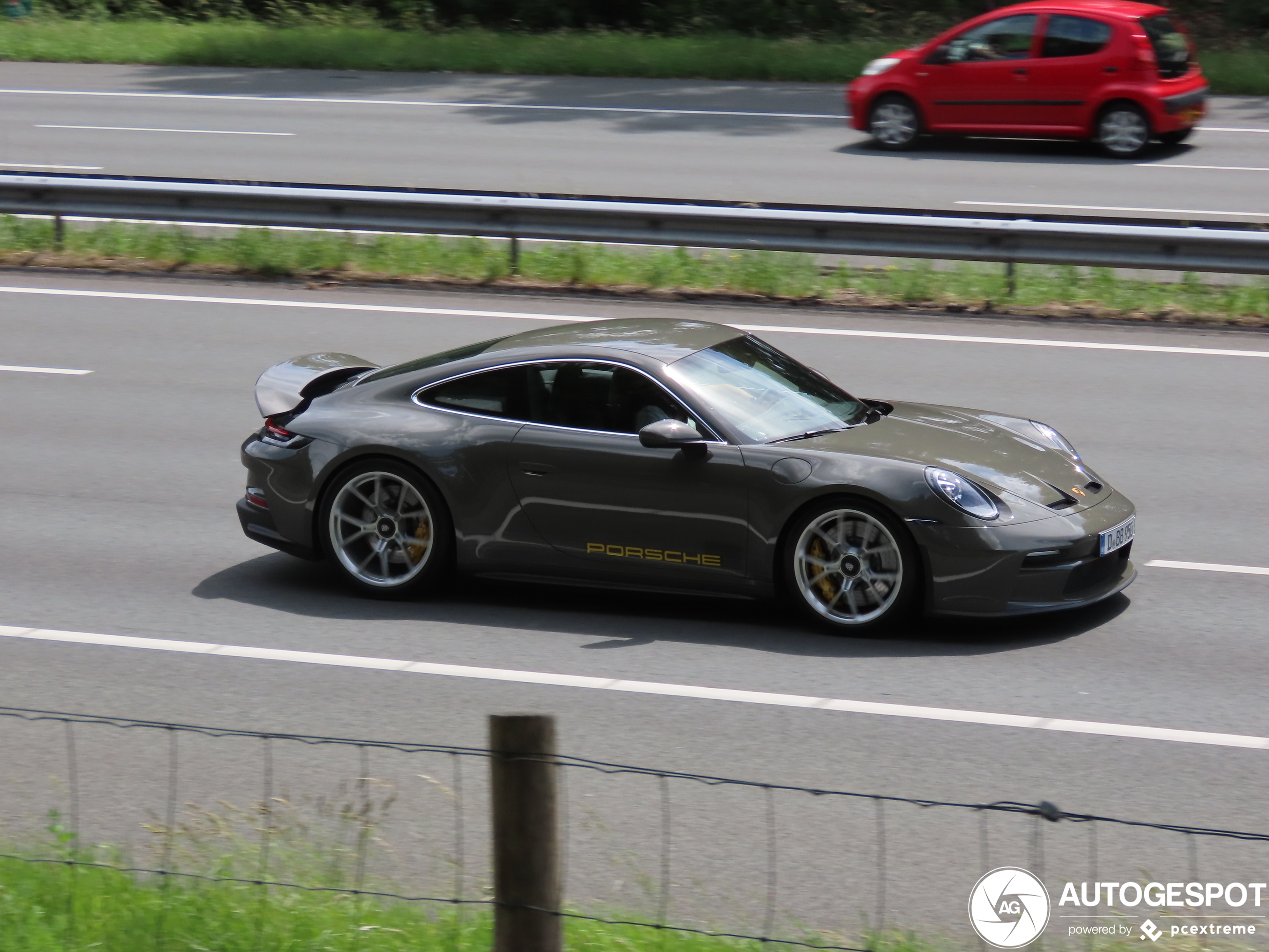 Porsche 992 GT3 Touring