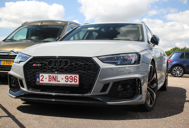 Audi RS4 Avant B9