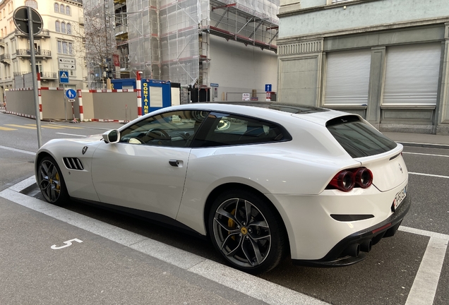 Ferrari GTC4Lusso T