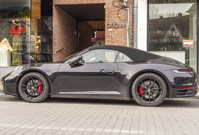 Porsche 992 Carrera 4S Cabriolet