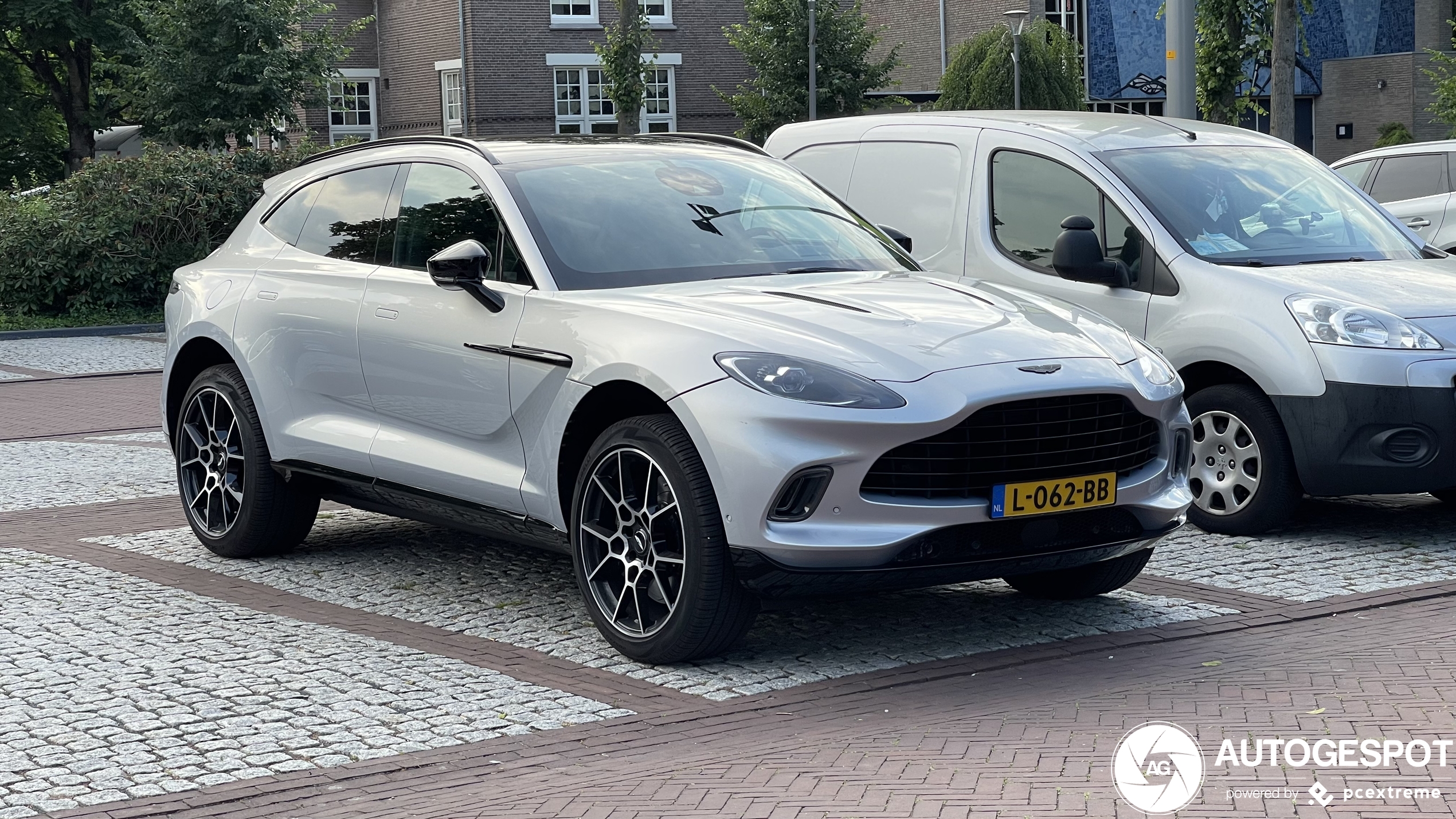 Aston Martin DBX