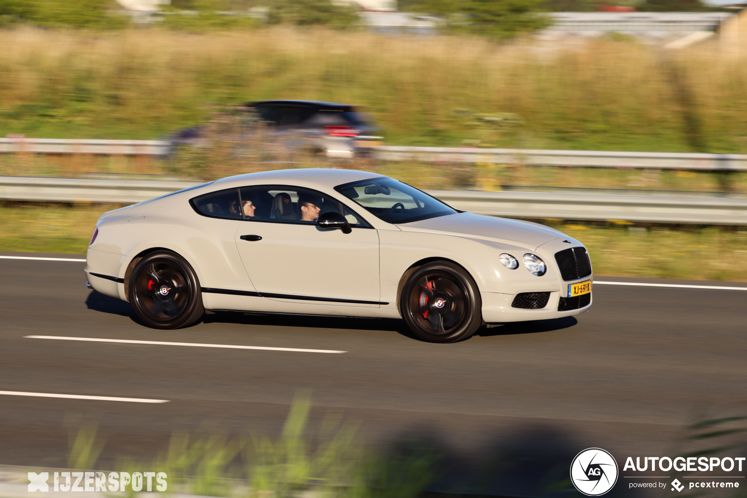 Bentley Continental GT V8