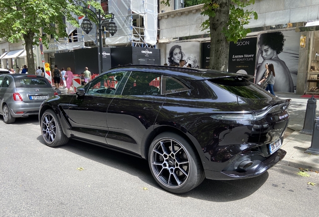 Aston Martin DBX