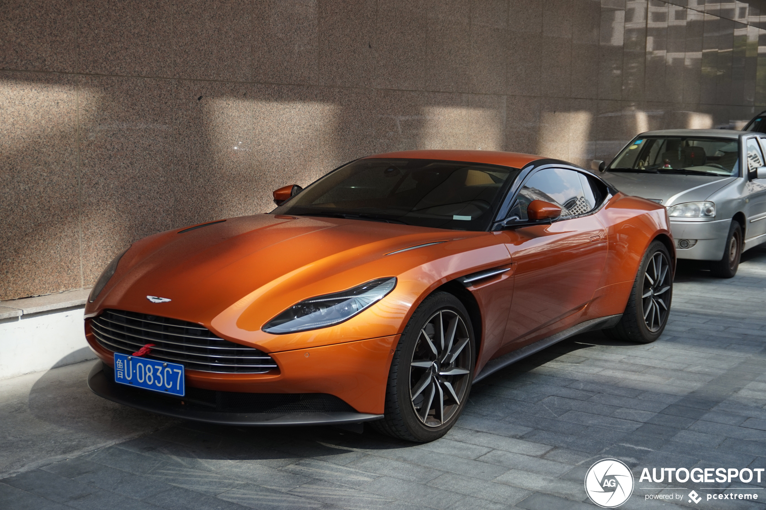 Aston Martin DB11