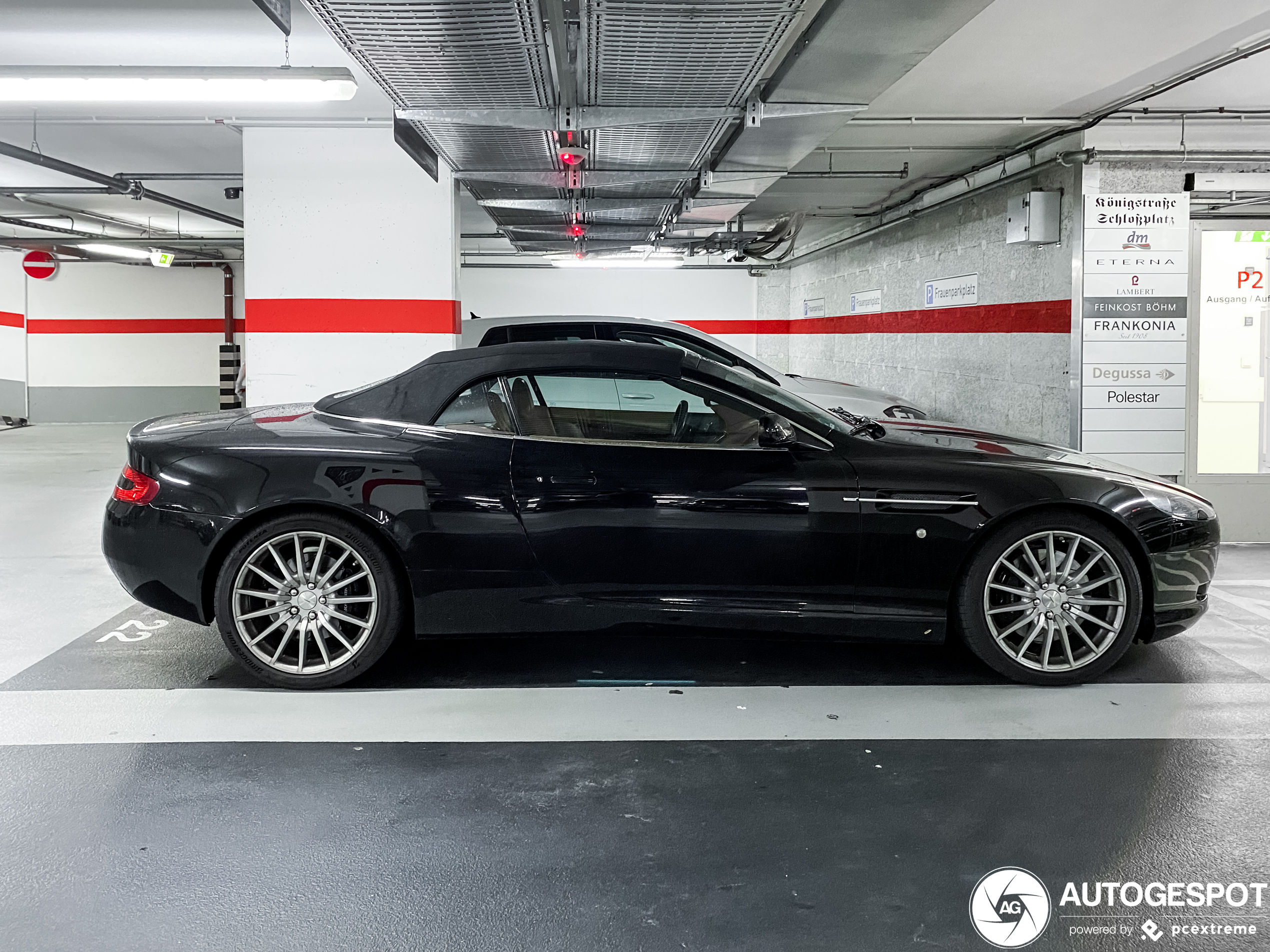 Aston Martin DB9 Volante